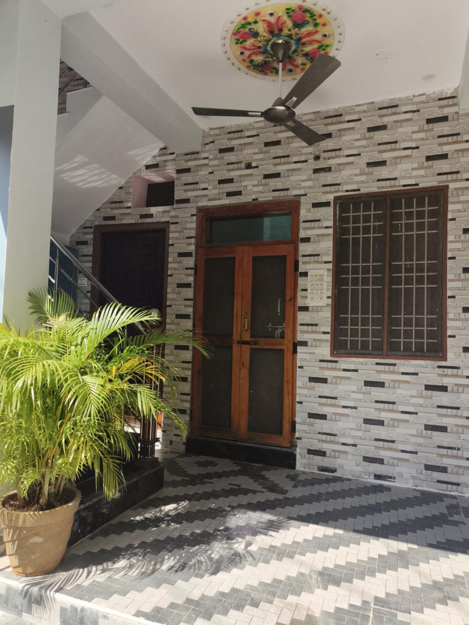 Liya Guest House Тируваннамалай Экстерьер фото