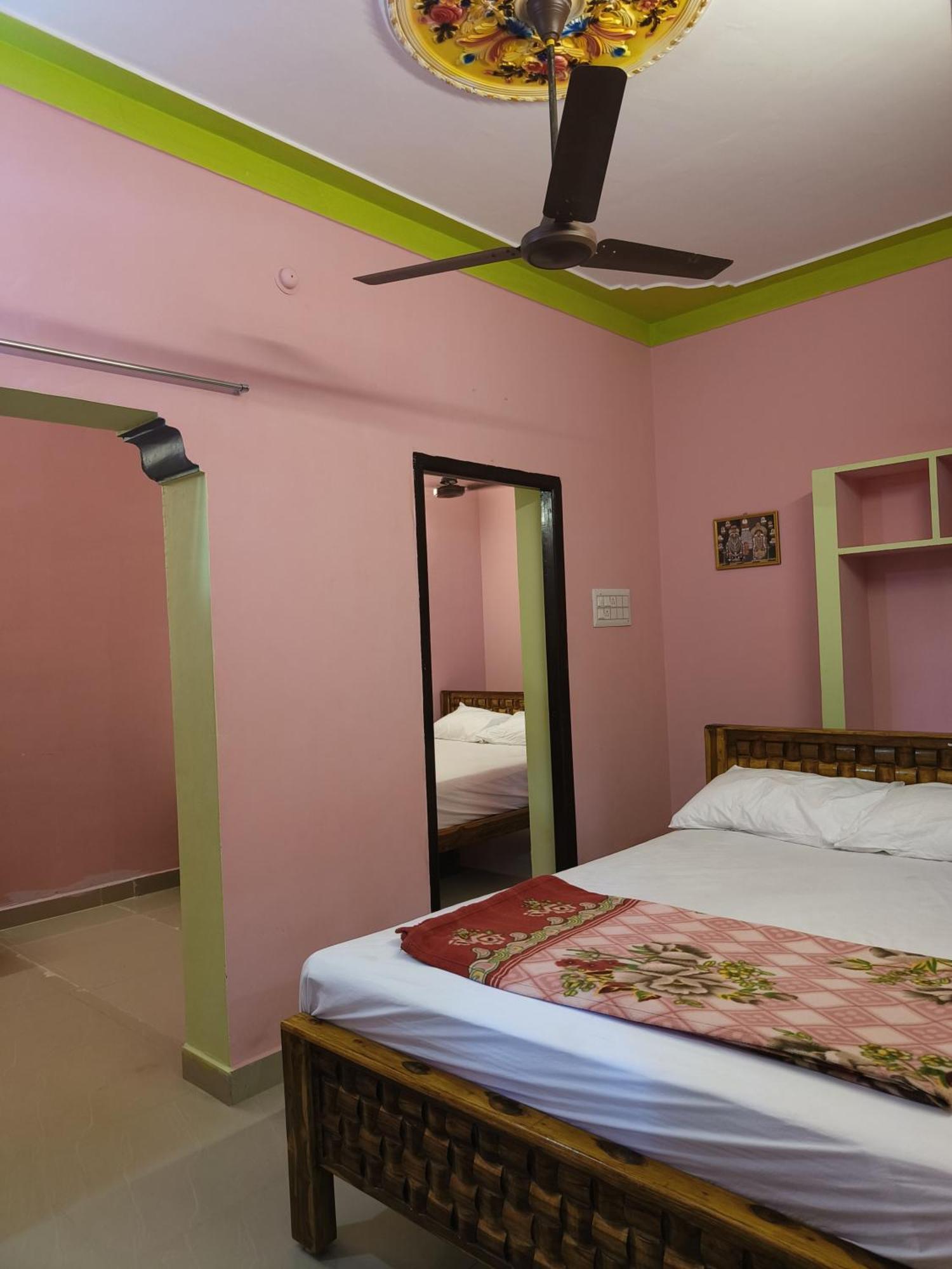 Liya Guest House Тируваннамалай Экстерьер фото