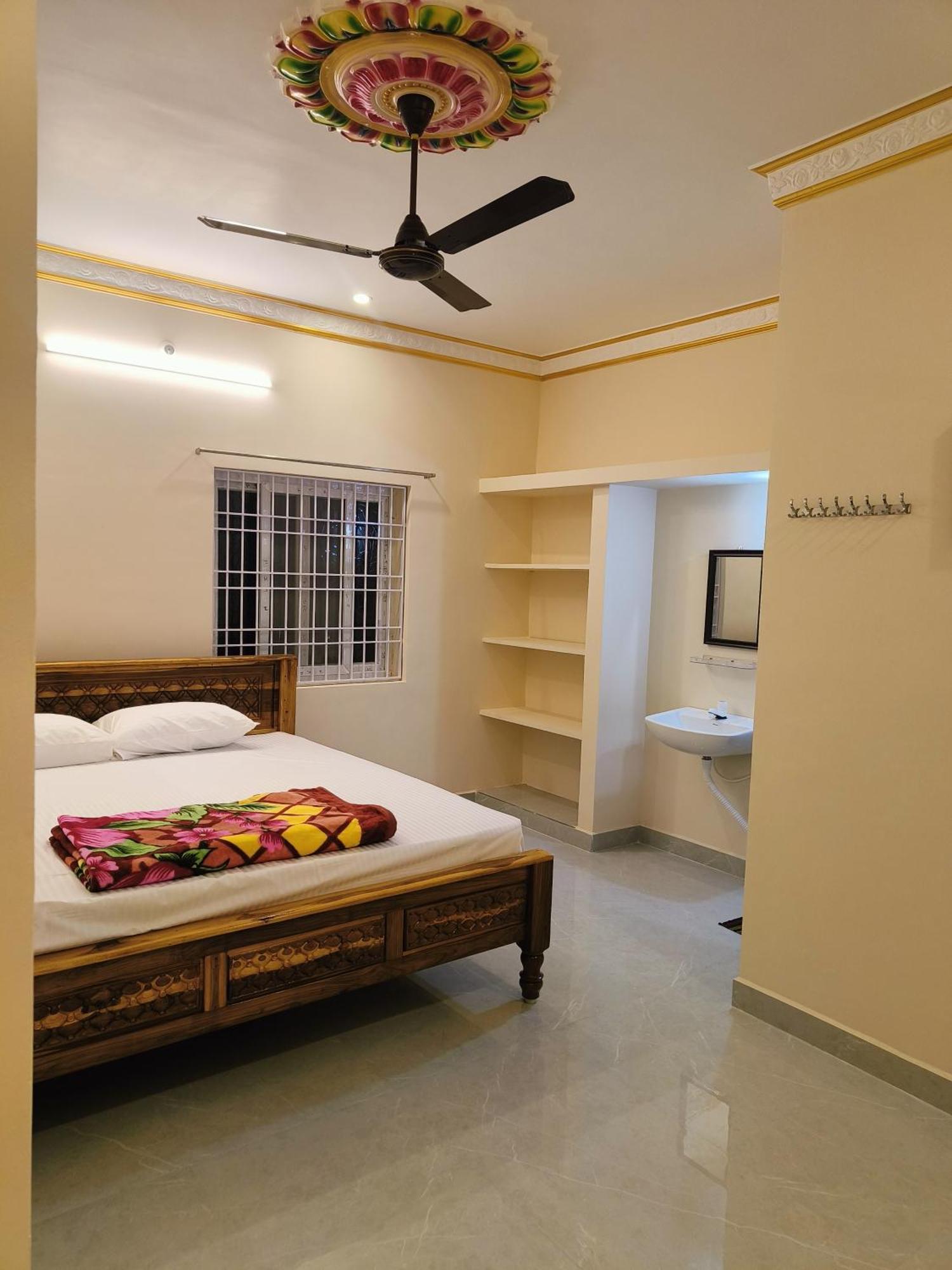 Liya Guest House Тируваннамалай Экстерьер фото