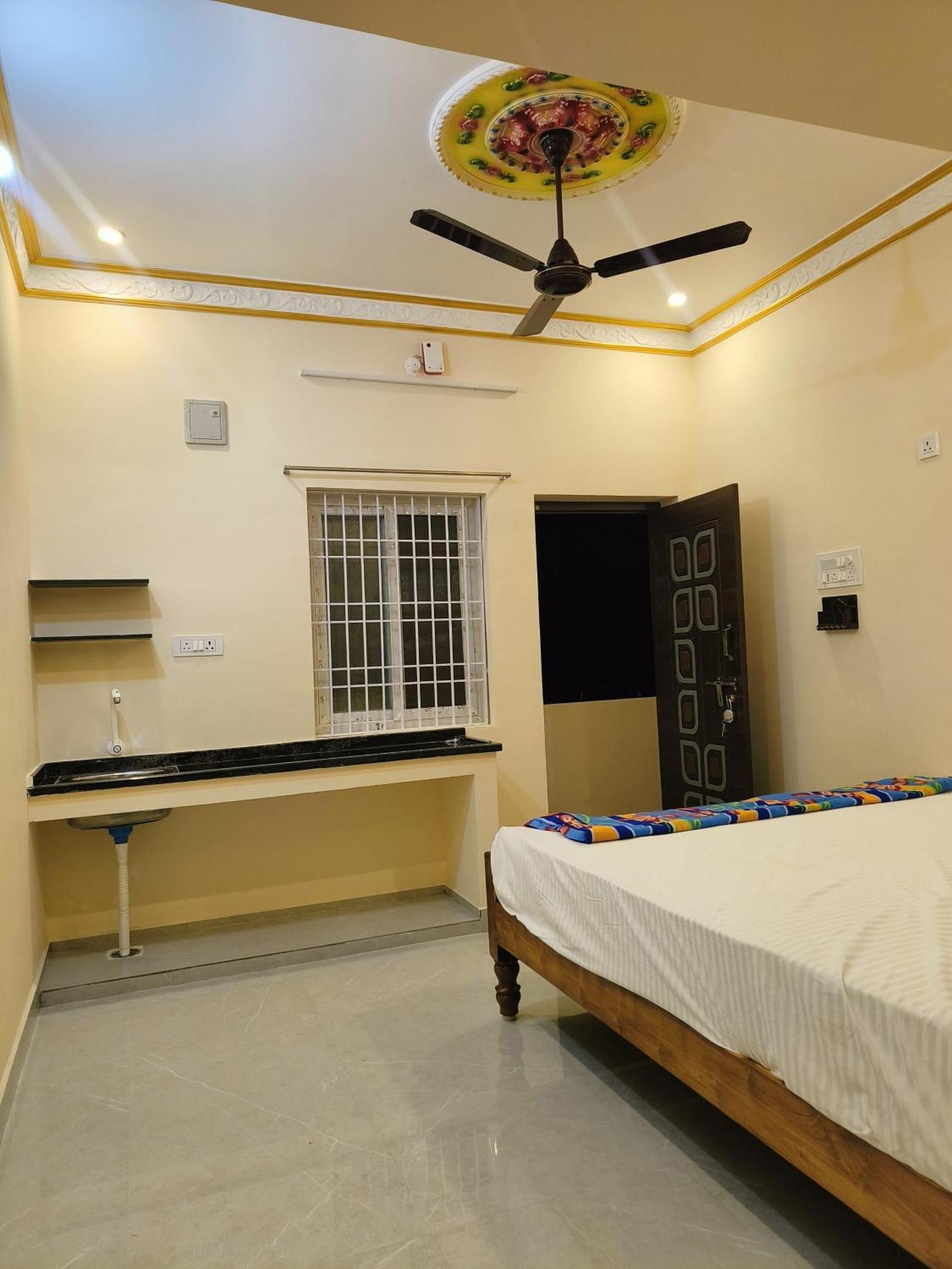 Liya Guest House Тируваннамалай Экстерьер фото